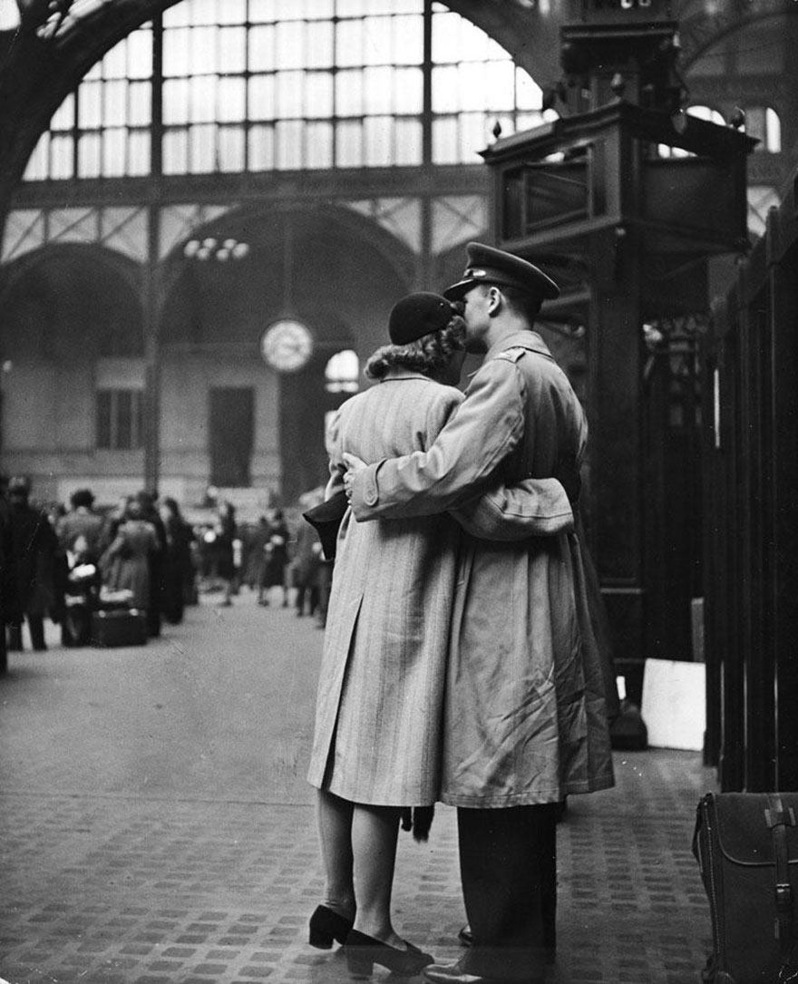 Прощание на станции, апрель, 1943