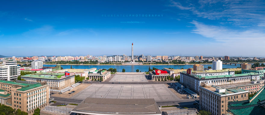 Чучхе башня и площадь Ким Ир Сена