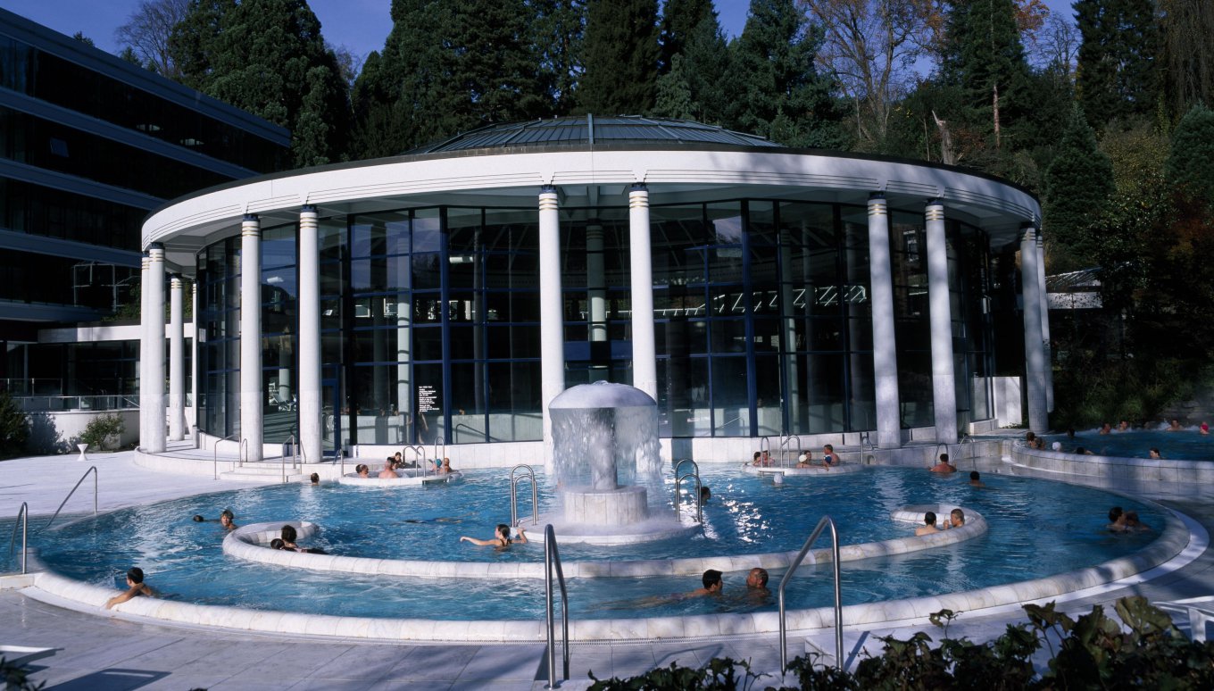 Купальни в Баден-Бадене - одни из самых известных купален в Германии.