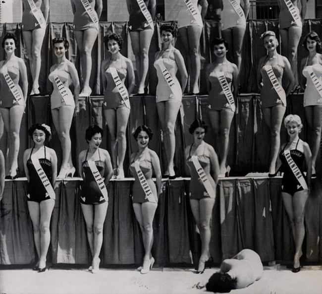 Мисс Новая Зеландия падает в обморок на конкурсе «Мисс Вселенная», Лонг Бич, 1954.