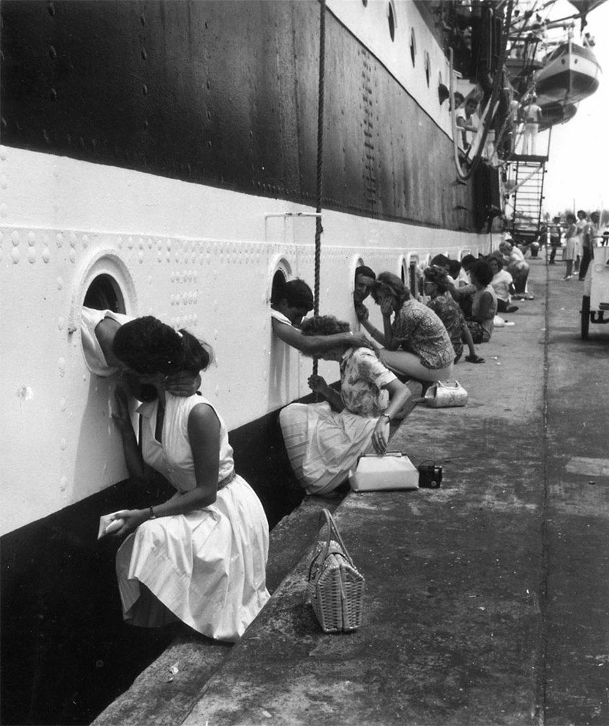Последний поцелуй для американских солдатов, которые отправляются в Египет, 1963