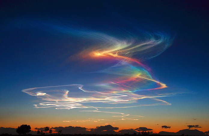 Редкое и удивительное атмосферное явление - «Огненная радуга»
